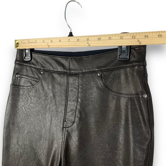 Spanx Leather Like Ankle Skinny Pants Size Medium PETITE Black High Rise Stretch - Picture 12 of 15